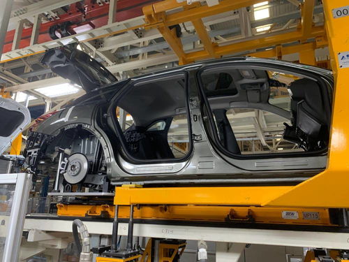 全力以赴拼经济 神龙汽车成都工厂7月产能创新高