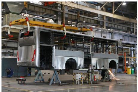 探访品质之旅 媒体走进欧辉客车广东工厂，探寻福田汽车绿色高质量发展之路